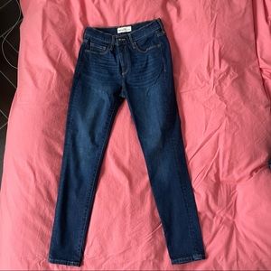 Gap Mid-rise skinny jeans in sculpt